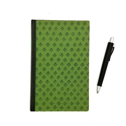 Notizbuch aus altem Buch "Grün mit Blumen"_