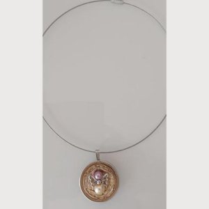 upcycling: Halskette, Halsreif mit Anhänger aus Kaffeekapseln – goldfarben