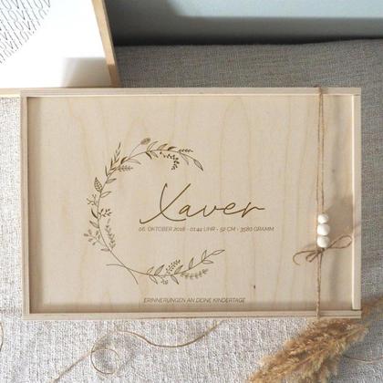 Sammelbox Name + Blumenkranz