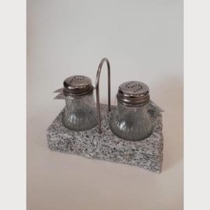 Salz u. Pfefferstreuer aus Granit
