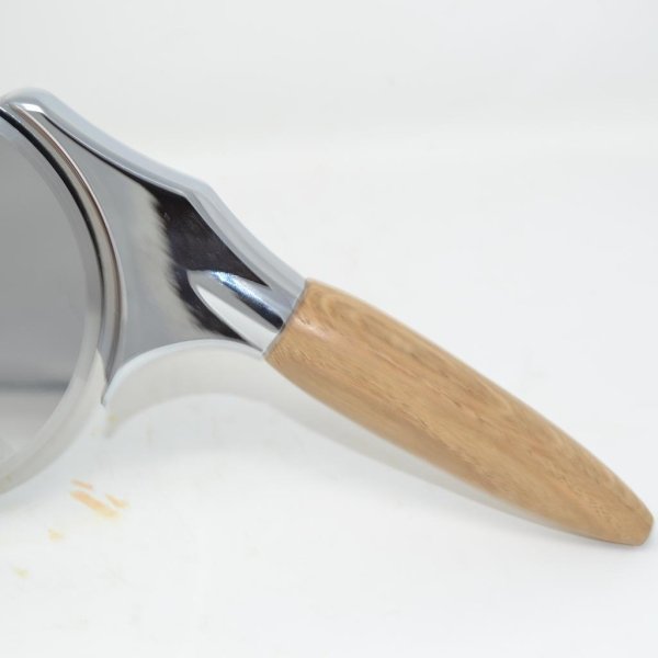 Holz Pizzaschneider massiv aus Eiche Handarbeit Unikat - Image 3