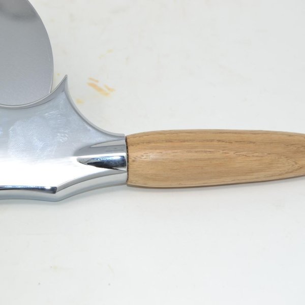 Holz Pizzaschneider massiv aus Eiche Handarbeit Unikat - Image 2