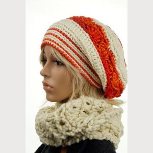 Haube – Lea – naturweiß mit hellrot und orange