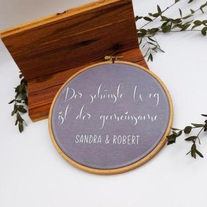 Holzring „Der schönste Weg ist der gemeinsame.“ mit Namen | Bio-Jersey