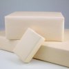 gerollt Geschenkpapier Fächer Creme
