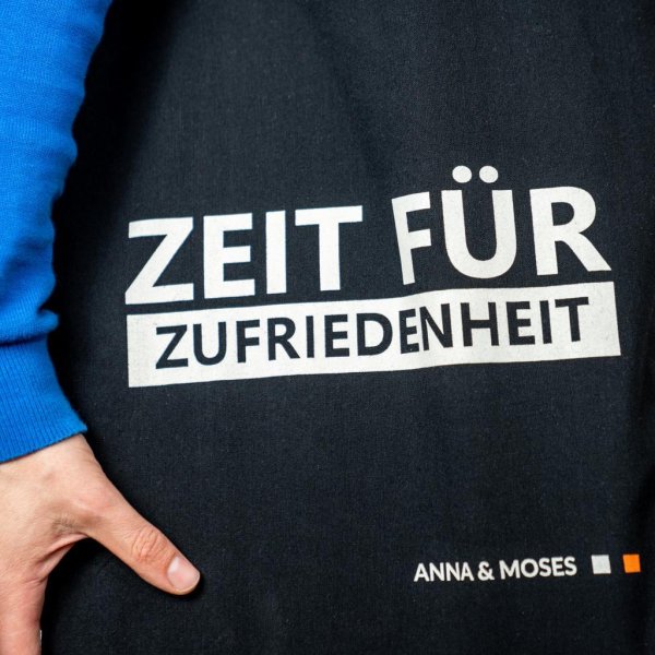 „Zeit für Zufriedenheit“ – Bio-Baumwolltasche - Image 4