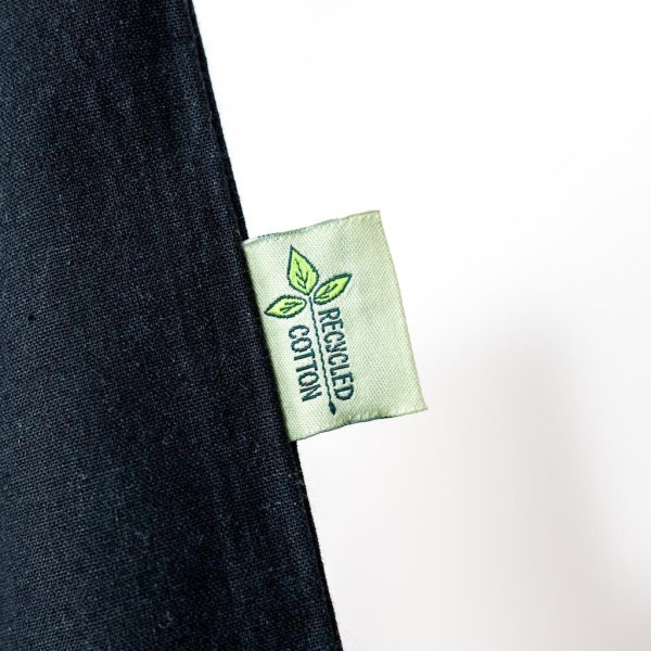 „Zeit für Zufriedenheit“ – Bio-Baumwolltasche - Image 3