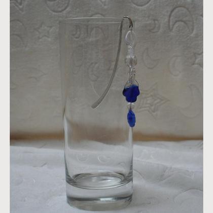 Lesezeichen mit glasklaren und blauen Glasperlen