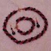Schmuckset handgefädelt aus schwarzen und rosa Glasperlen - Image 2